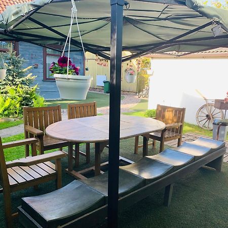 Martin Guest House Ventspils Ngoại thất bức ảnh
